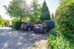 Garage und Freiplätze auf dem Grundstück