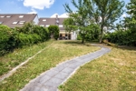 Blick vom Garten zum Haus