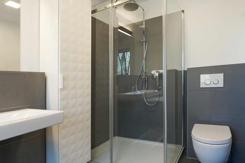 Bad en Suite mit Dusche