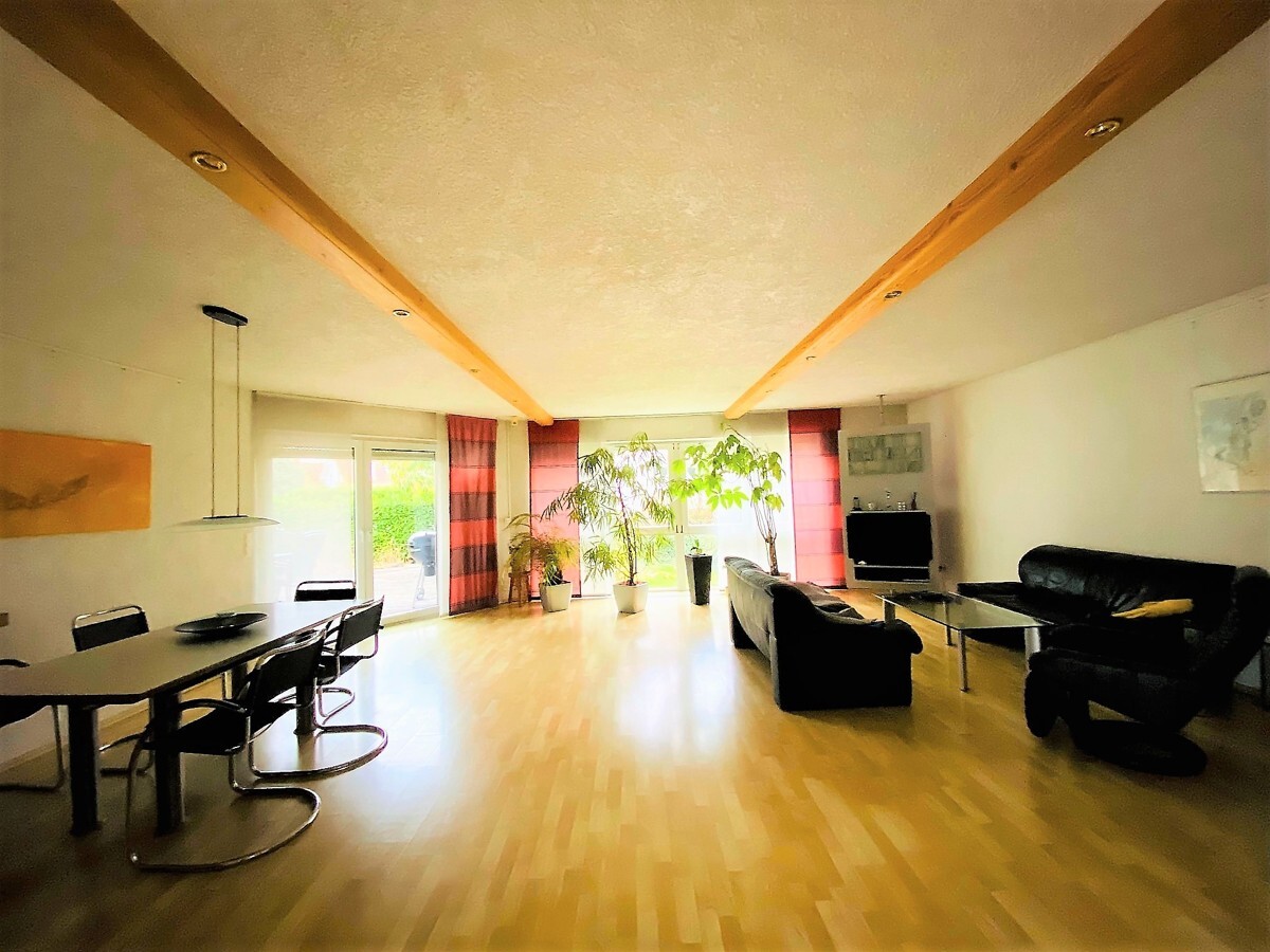 Großes Wohn-Esszimmer