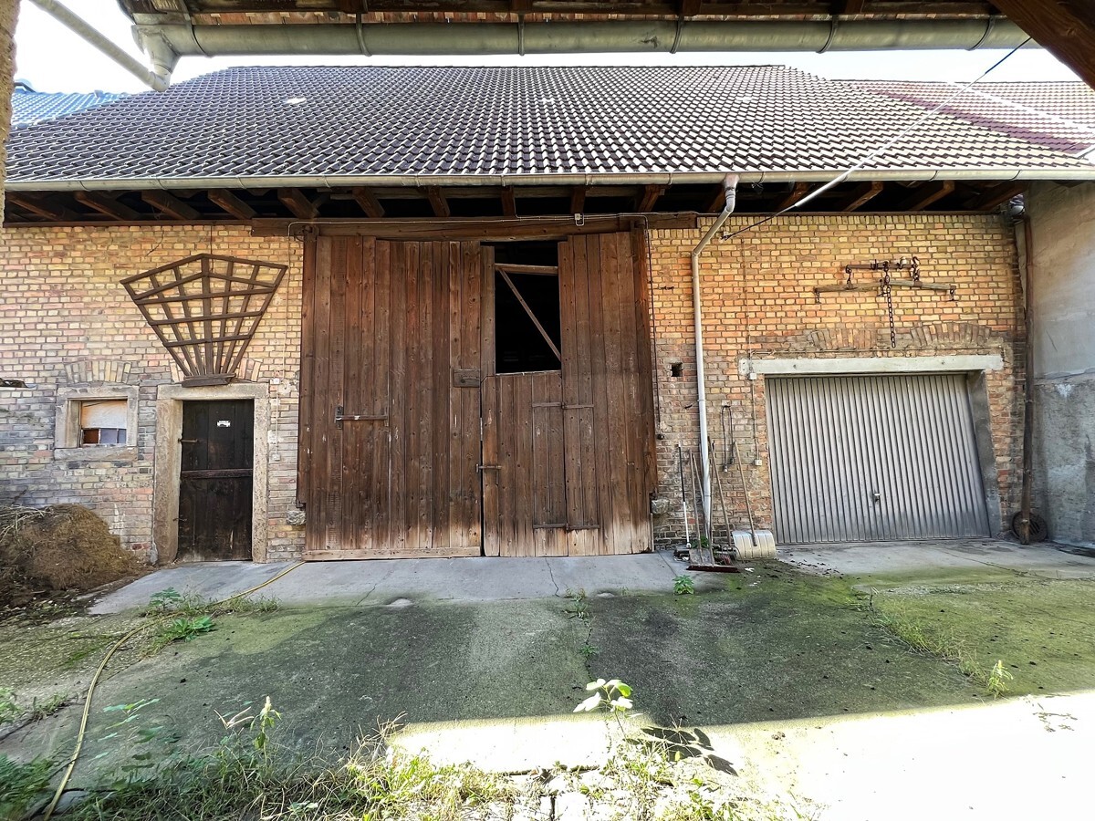 Scheune mit Stall und Garage