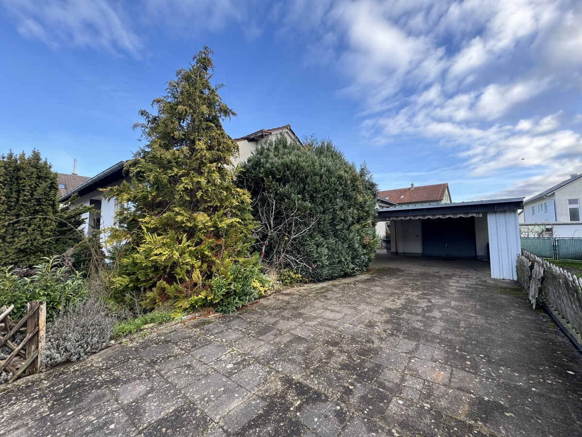 Große Garageneinfahrt