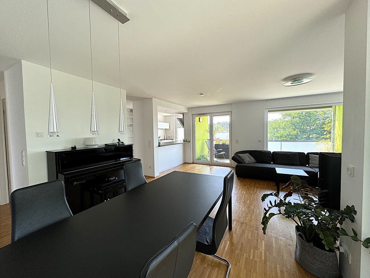 Helles Wohn-Esszimmer