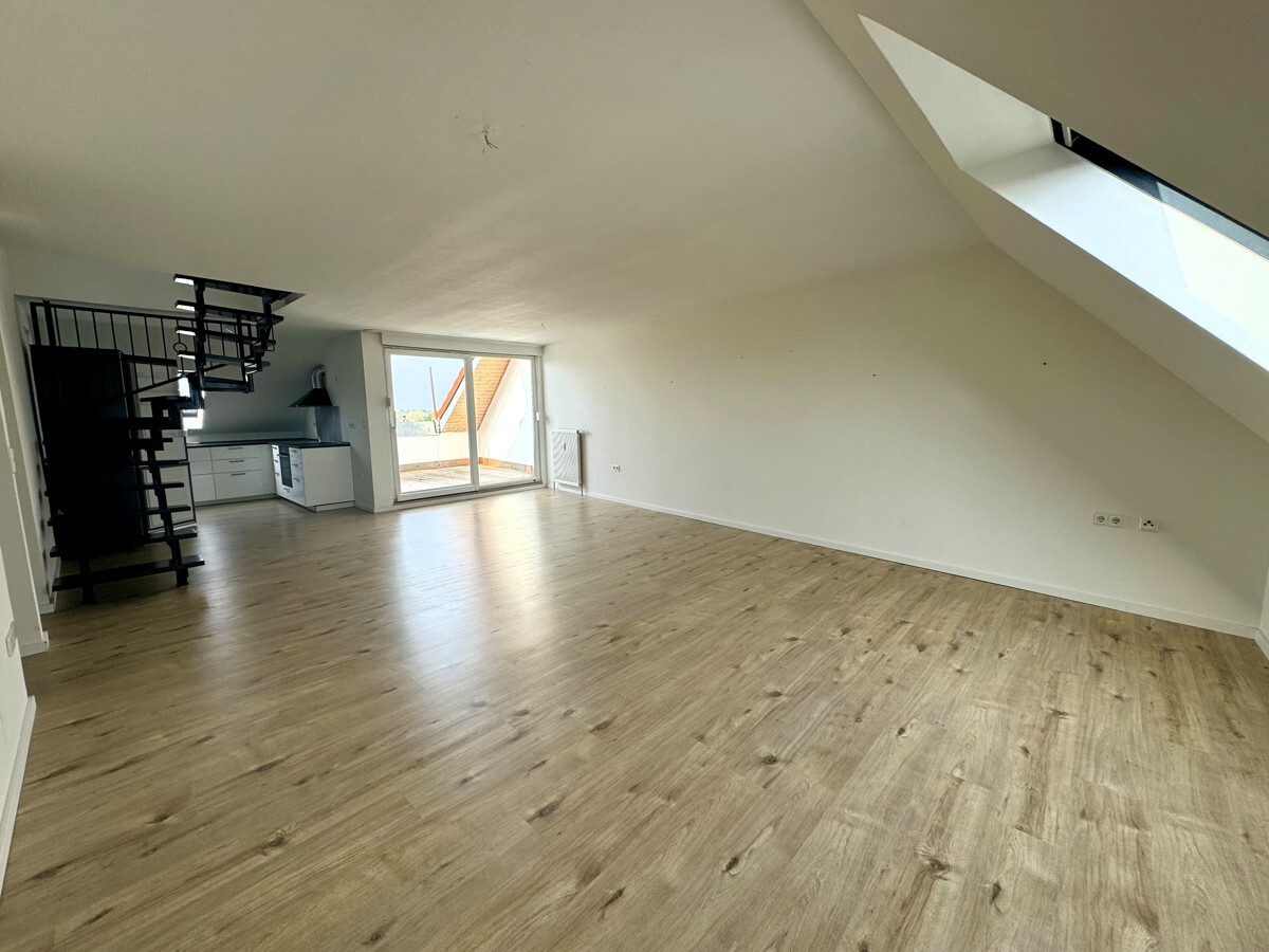 Großes, helles Wohnzimmer1