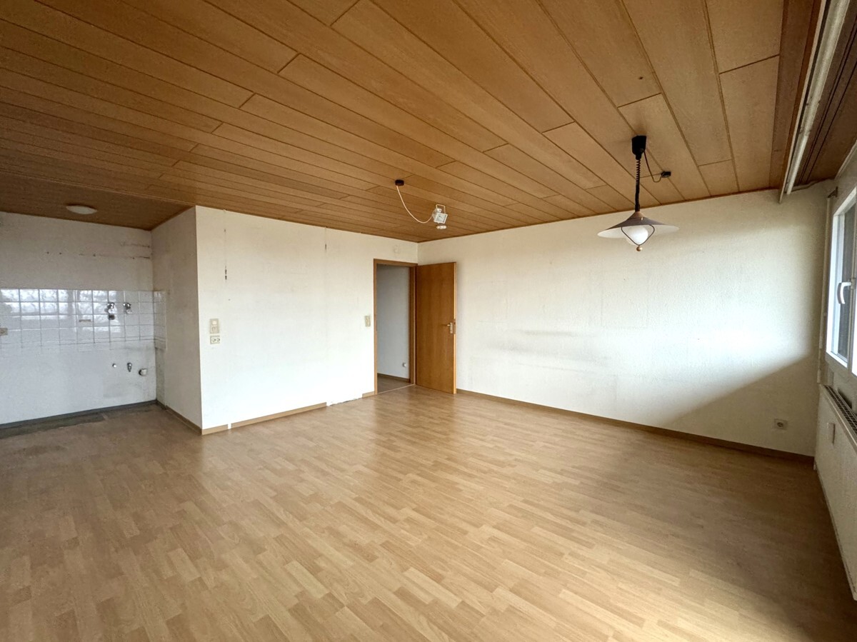 Wohn-, Ess-, Schlafzimmer2