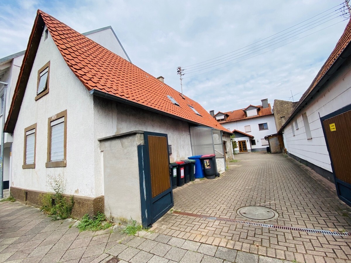 Hof-Einfahrt