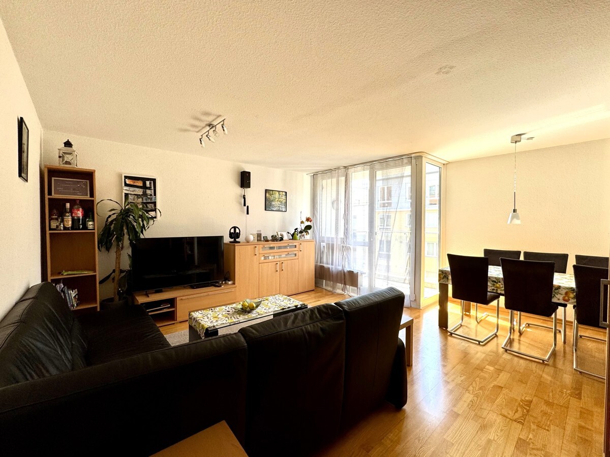 Helles Wohn-Esszimmer