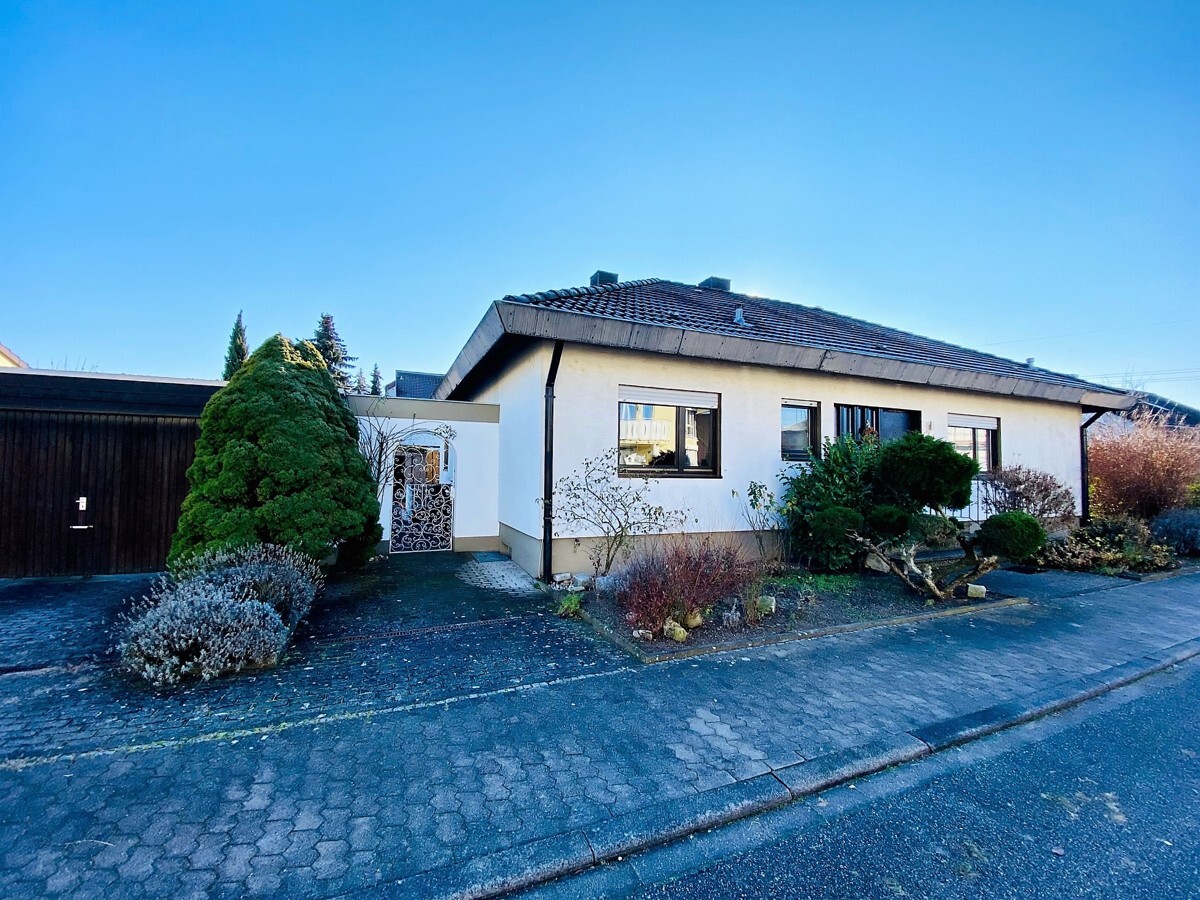 Bungalow Vorderansicht1