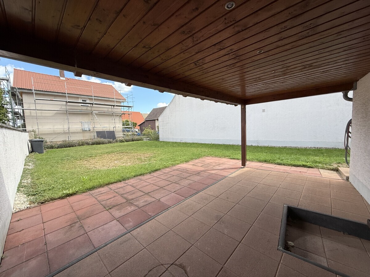 Überdachter Sitzplatz