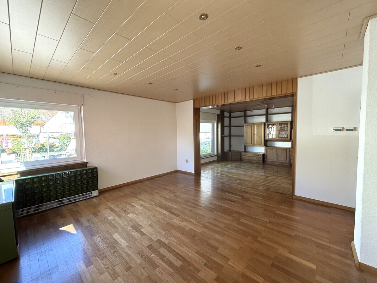 Lichtdurchflutetes Wohn- Esszimmer