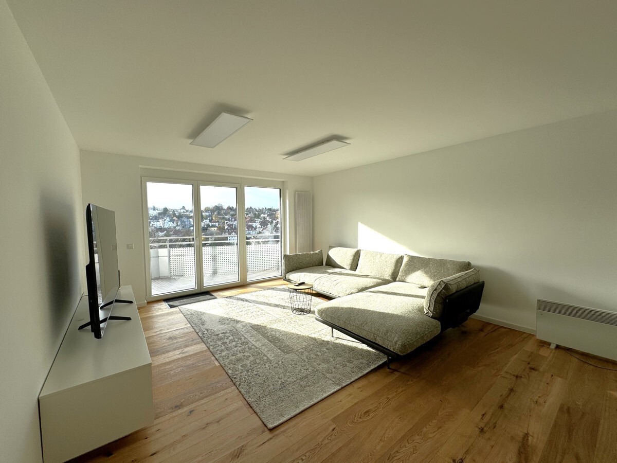 Lichtdurchflutetes Wohnzimmer2