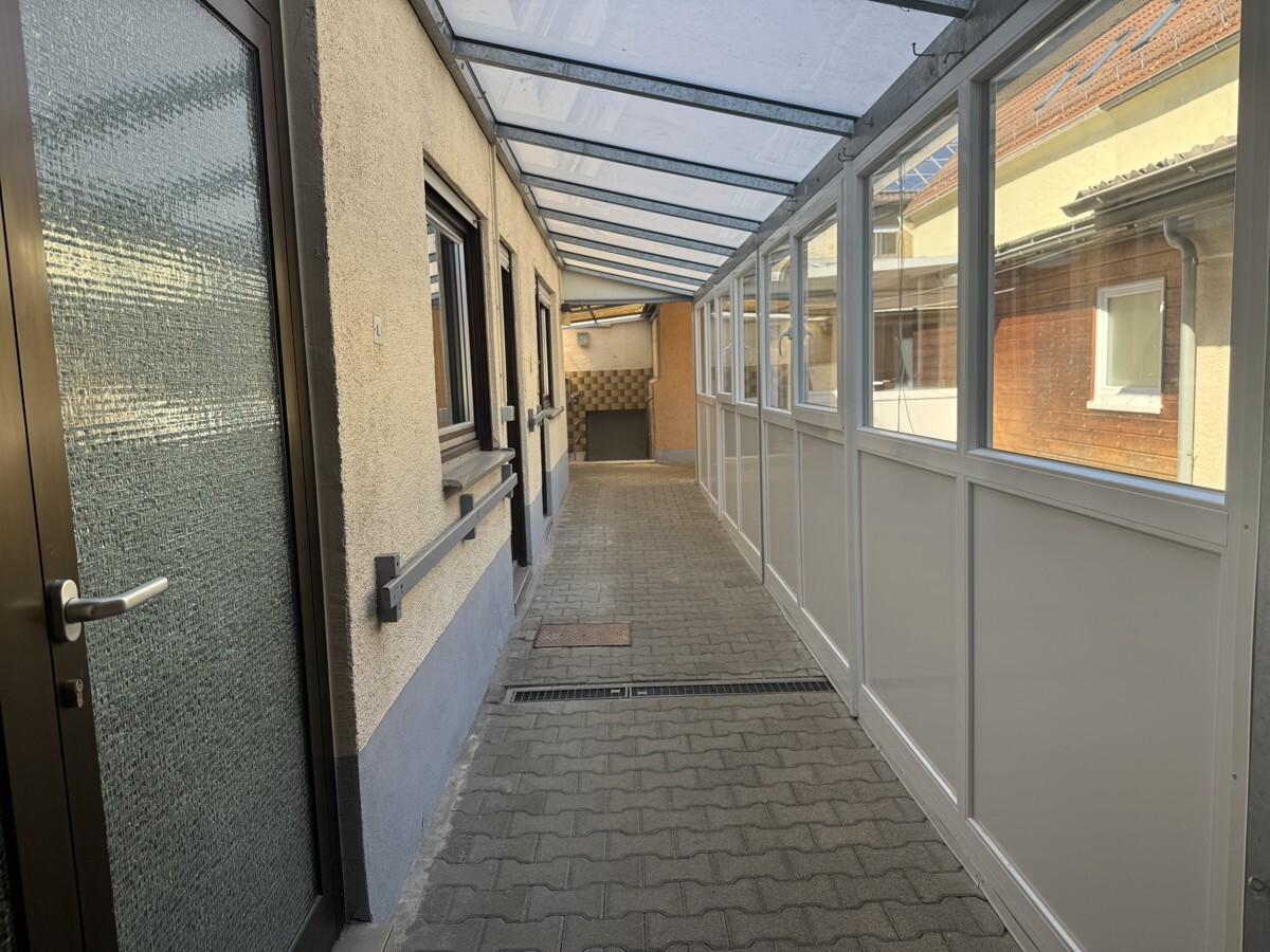 Überdachter Durchgang