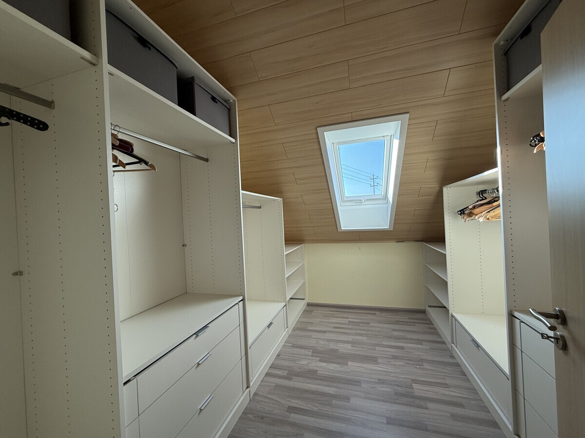 Begehbarer Kleiderschrank_DG