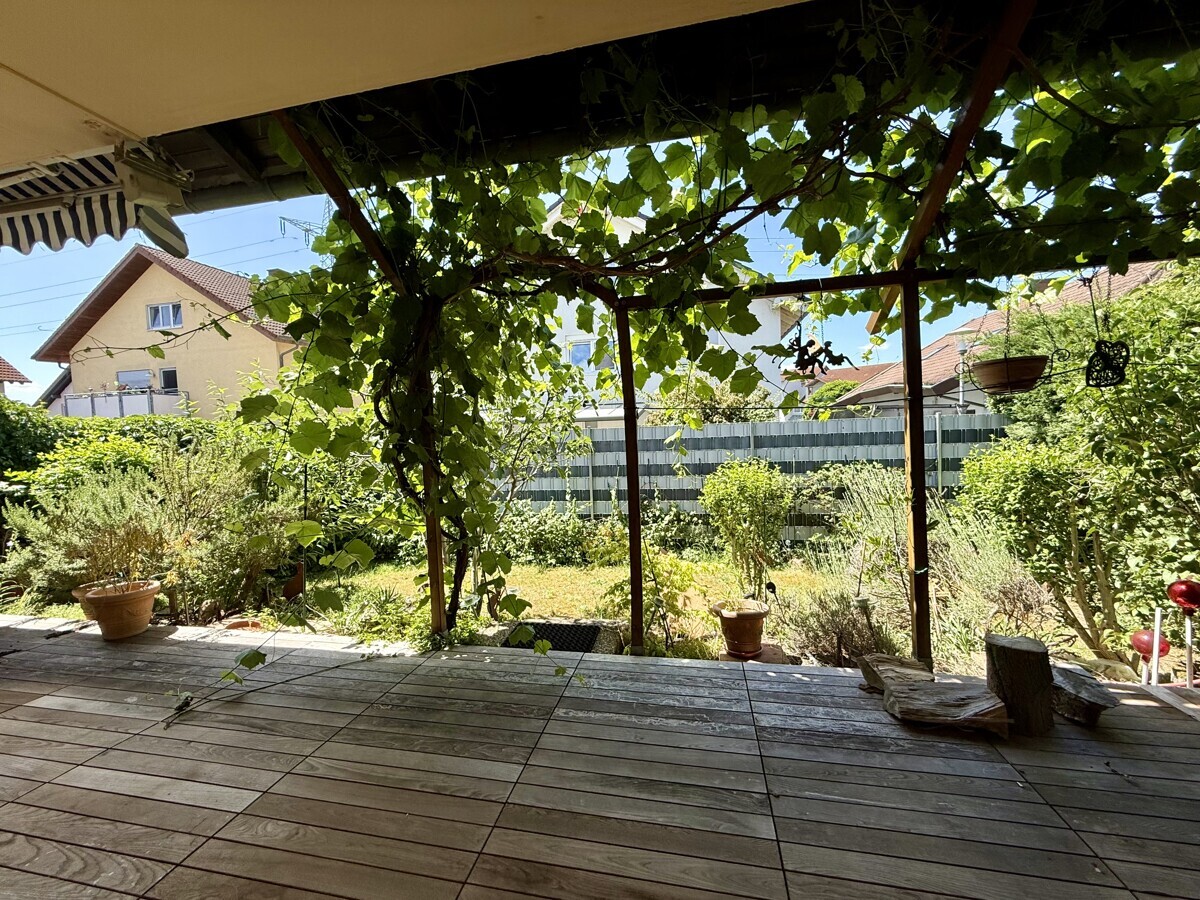 Schöne überdachte Terrasse