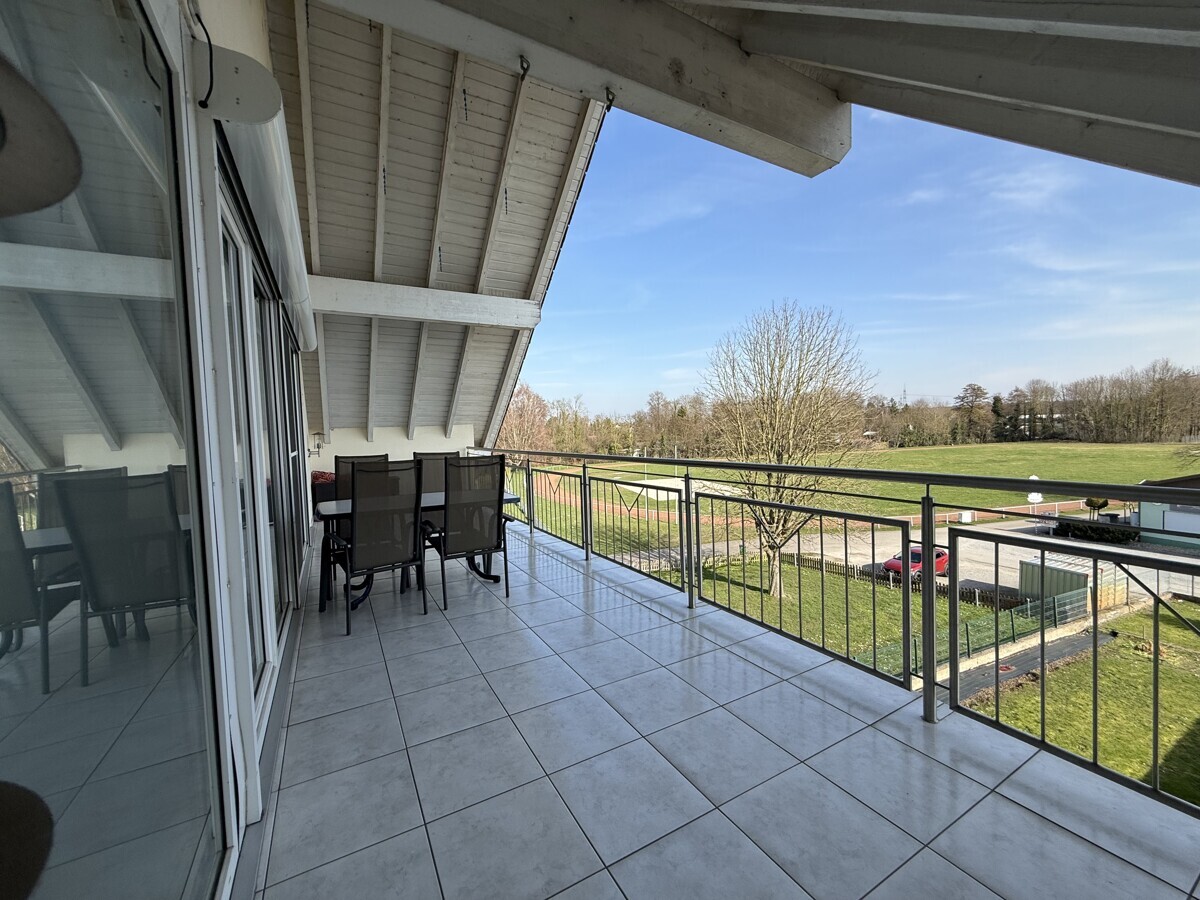 Großer überdachter Balkon_OG