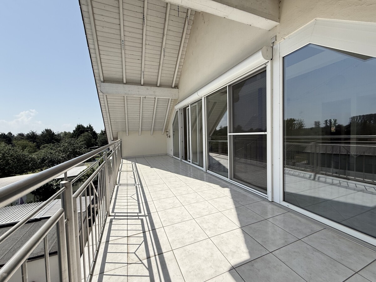 Großer überdachter Balkon_OG