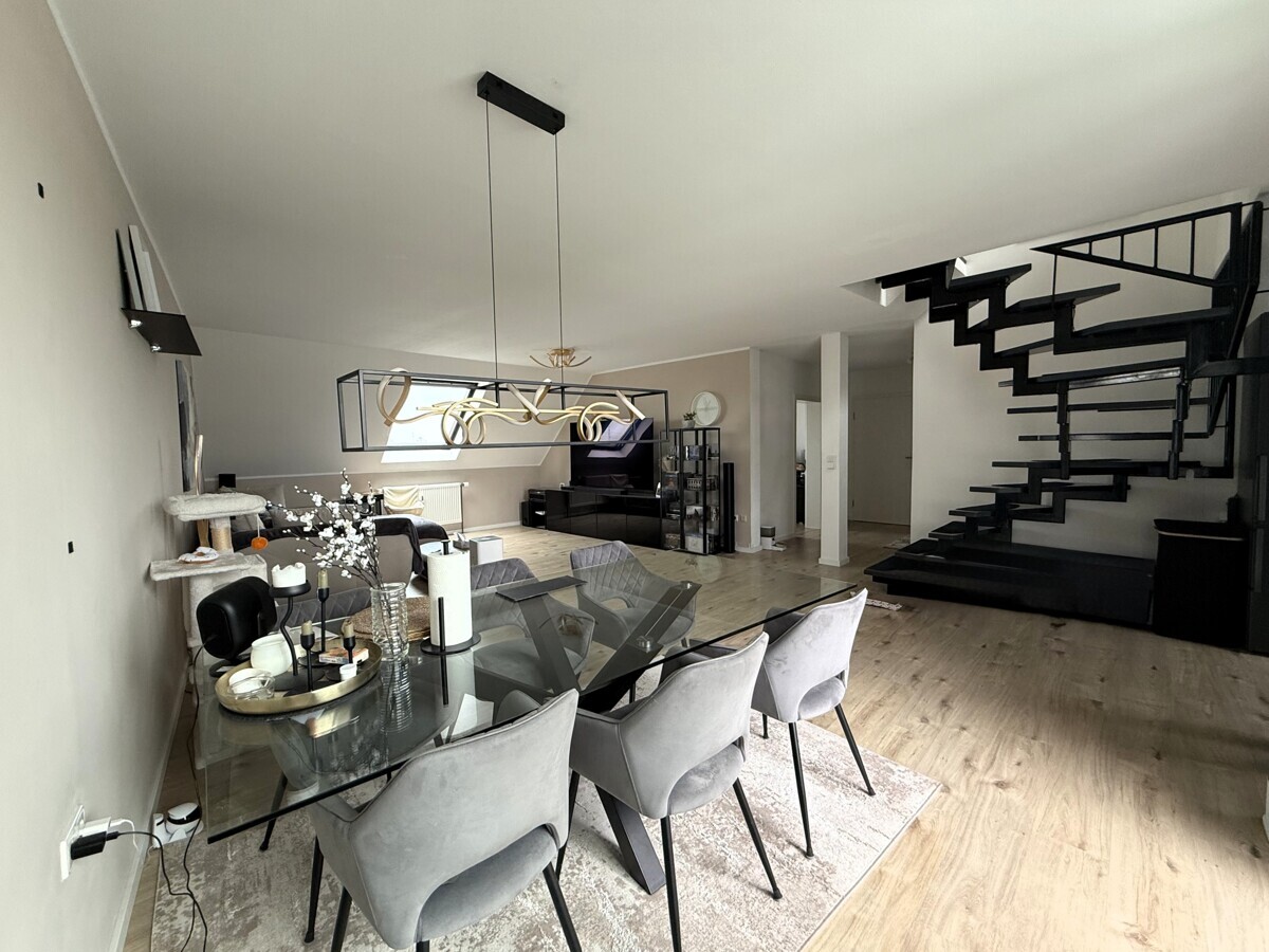 Großes Wohn-Esszimmer