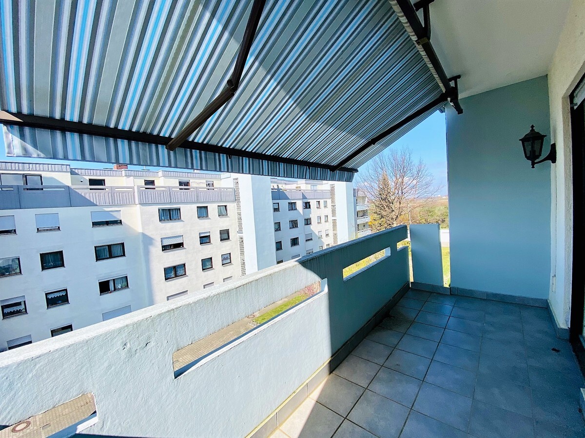 Balkon mit Markise