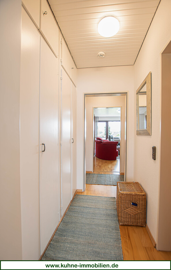 Flur - Blick in das Wohnzimmer