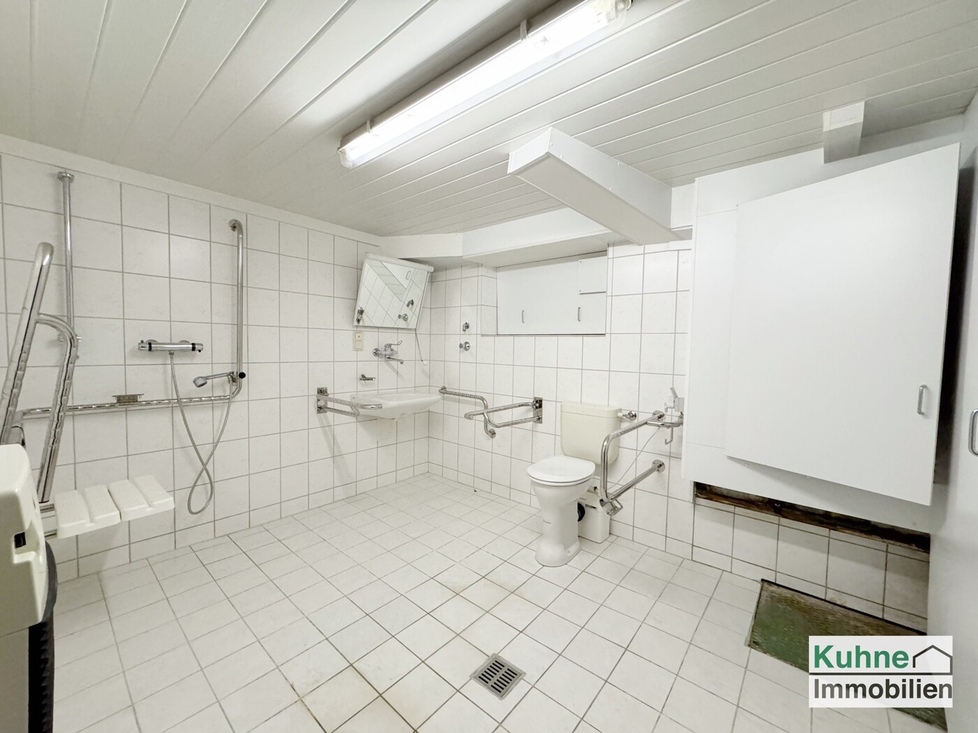 Badezimmer im Untergeschoss