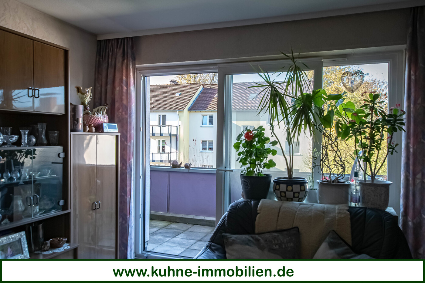 Wohnzimmer & Balkon