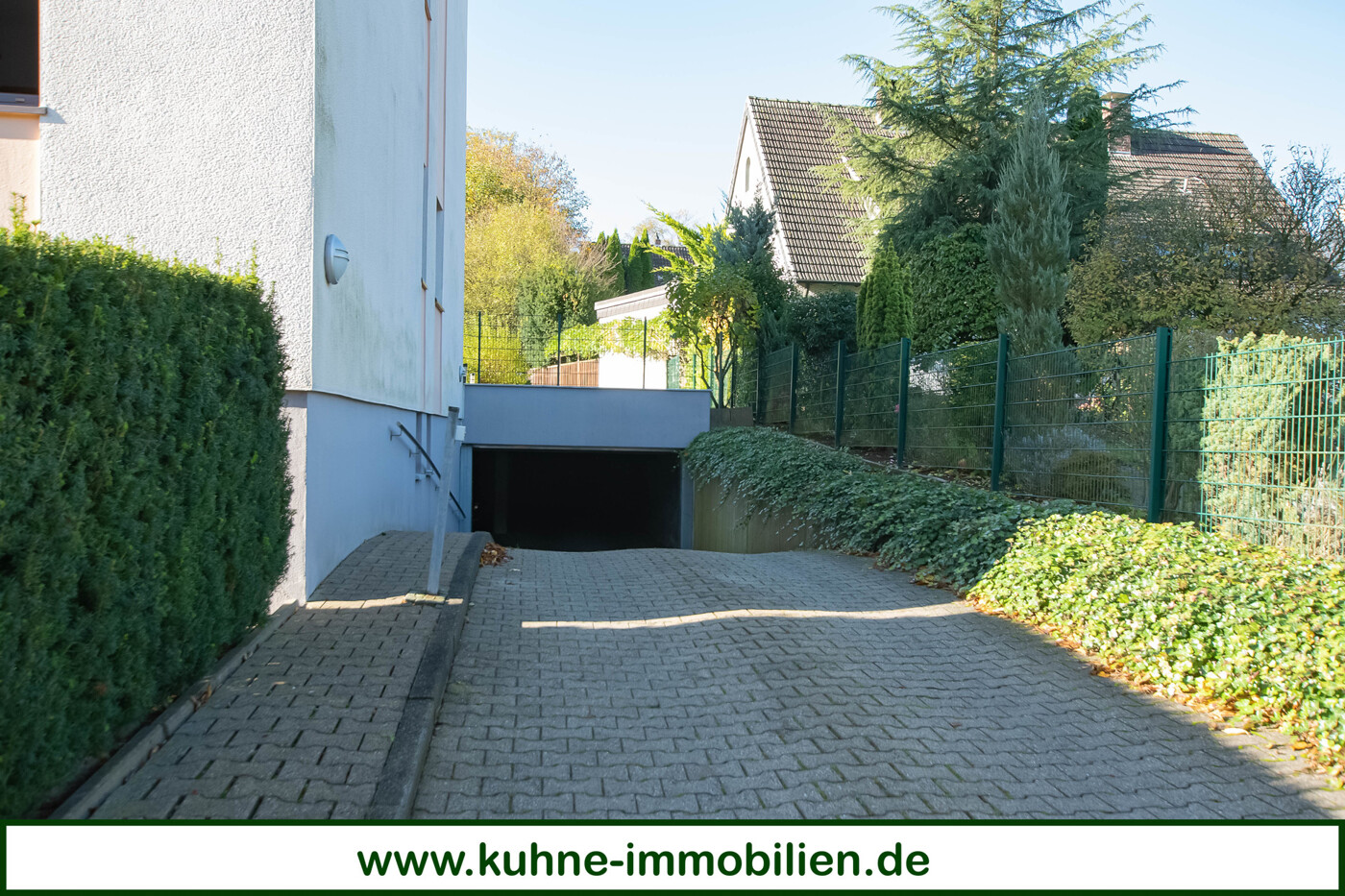 Tiefgaragenzufahrt