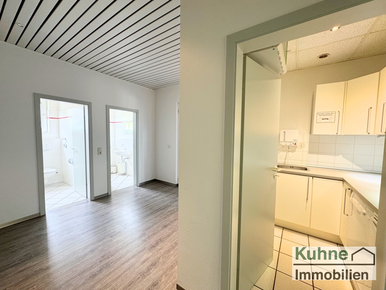 Eingangsbereich zu den Büros mit Küche und WC-Anlage