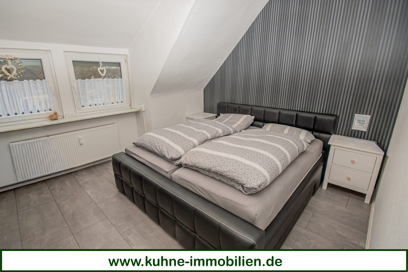 Schlafzimmer DG