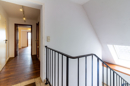 Das Treppenhaus ermöglicht eine separate Trennung und damit einen guten Übergang von Gastronomie zum Wohnbereich.