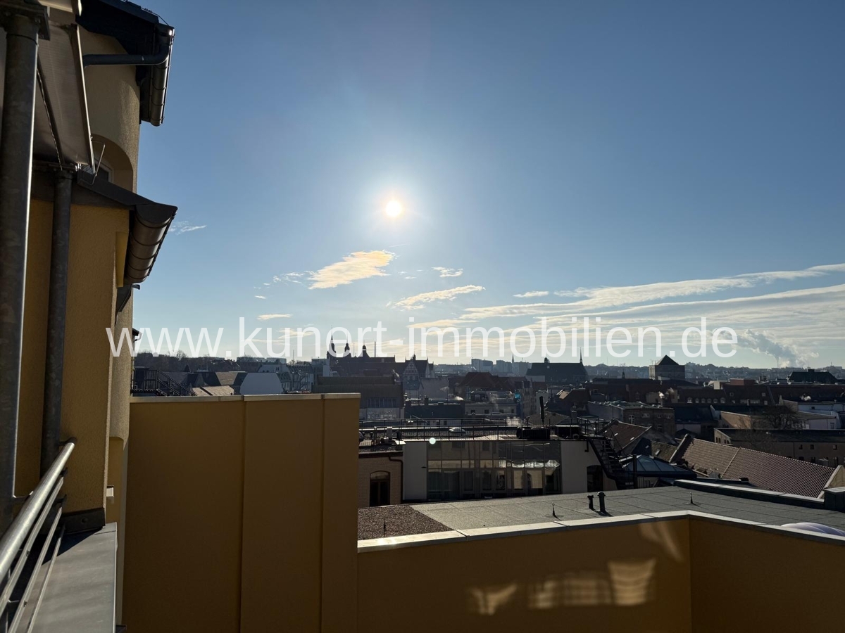 5-Zimmer-DG-Wohnung mit Dachterrasse und einmaligem Ausblick über Halle (Saale) - Photo 2