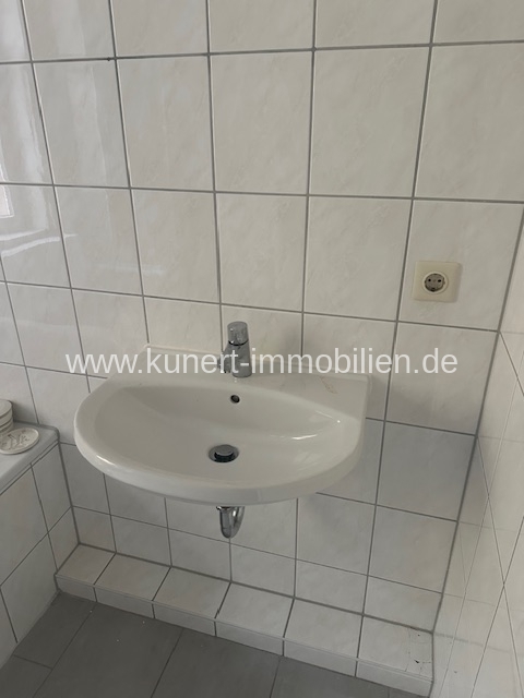 Hochwertig renovierte 3-Raum-Wohnung am halleschen Zoo, Bad mit Wanne und Dusche ... - Foto 2