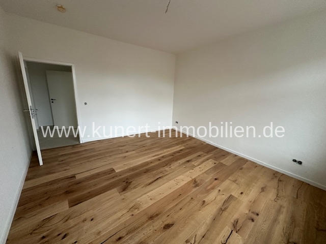 Frisch renovierte 2-Zi-Wohnung mit Parkett und Fliesenboden am Zoo,1.OG,Badewann ... - Photo 1