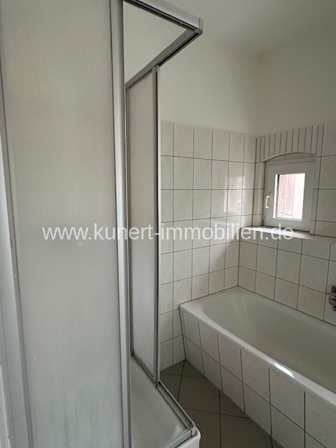 Attraktive sanierte 3-Zi-Whg. mit Fliesen, Parkett, Wanne + Dusche am Zoo im 2.O ... - Photo 1