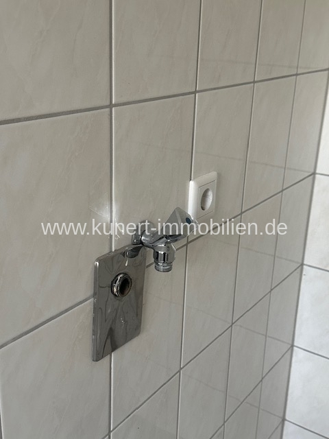 Attraktive sanierte 3-Zi-Whg. mit Fliesen, Parkett, Wanne + Dusche am Zoo im 2.O ... - Photo 2