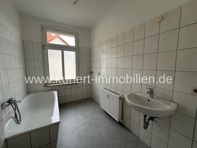 Attraktive 2-Zi-Whg. nahe Zoo im 2.OG, neu saniert mit Parkett,Fliesen+Badewanne ... - Foto 2