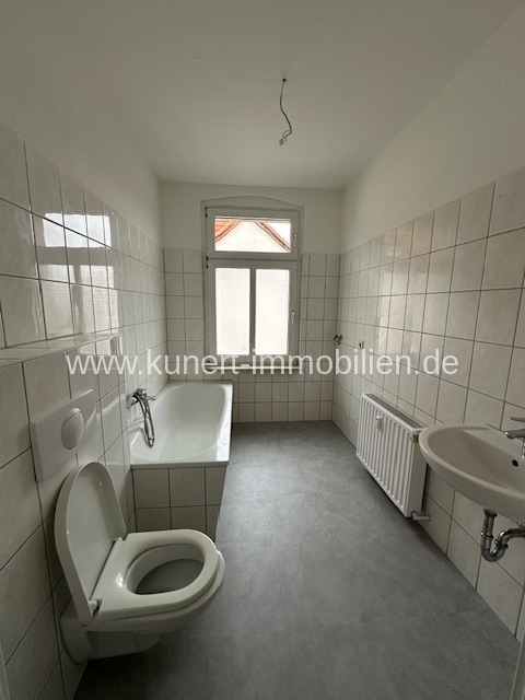 Attraktive 2-Zi-Whg. nahe Zoo im 2.OG, neu saniert mit Parkett,Fliesen+Badewanne ... - Foto 3