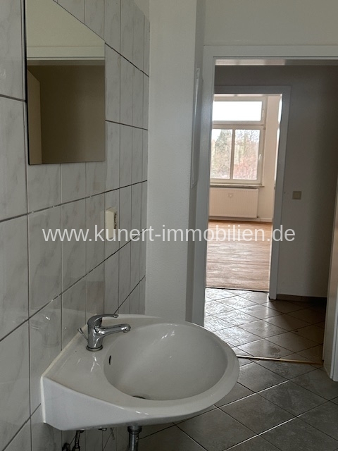 Frisch sanierte 2-Zi-Whg. mit Fliesen, Parkett und Badewanne nahe Zoo im 2.OG,St ... - Photo 1