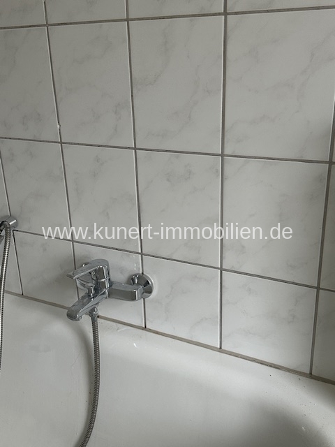 Frisch sanierte 2-Zi-Whg. mit Fliesen, Parkett und Badewanne nahe Zoo im 2.OG,St ... - Photo 2