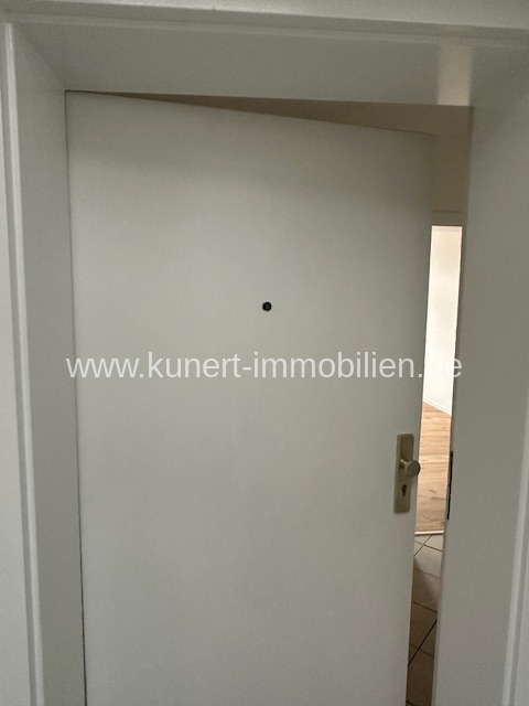 Frisch sanierte 2-Zi-Whg. mit Fliesen, Parkett und Badewanne nahe Zoo im 2.OG,St ... - Photo 5