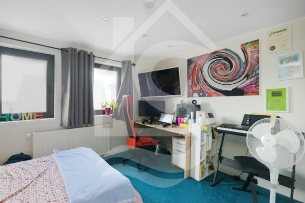 bedroom2 1st floor