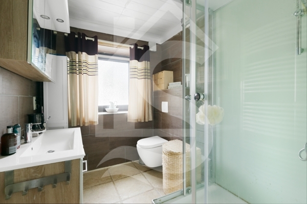 bathroom ground floor