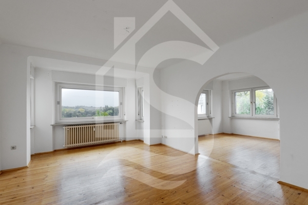 Wohnzimmer mit Erker EG-Wohnung