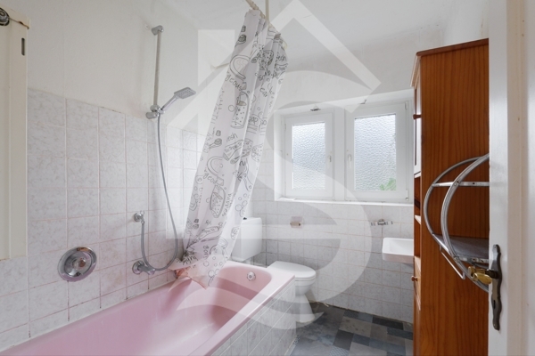Badezimmer OG-Wohnung