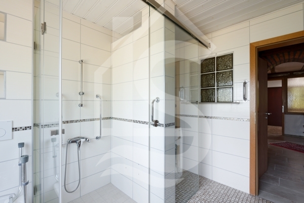 bathroom ground floor