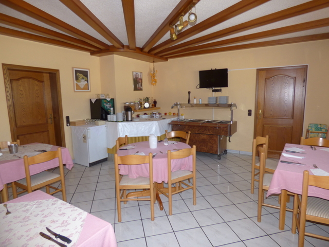 breakfast room