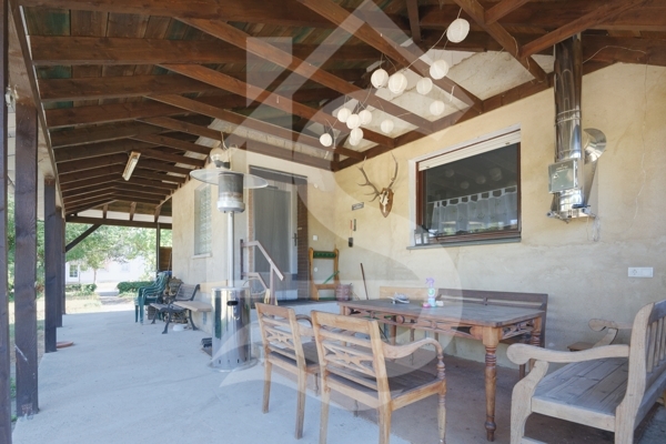 Terrasse und Zugang EG-Wohnung Anbau