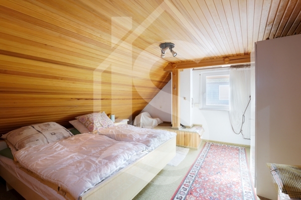 Schlafzimmer DG