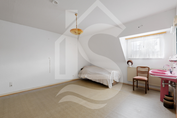 Schlafzimmer DG