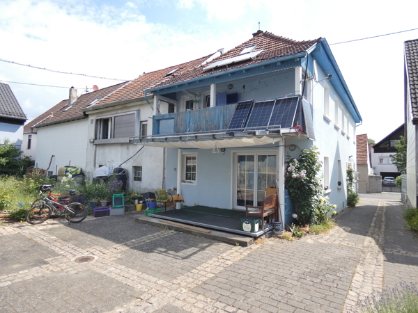 Rückseite mit Balkon/Terrasse