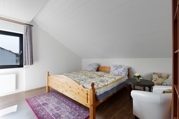 Schlafzimmer DG
